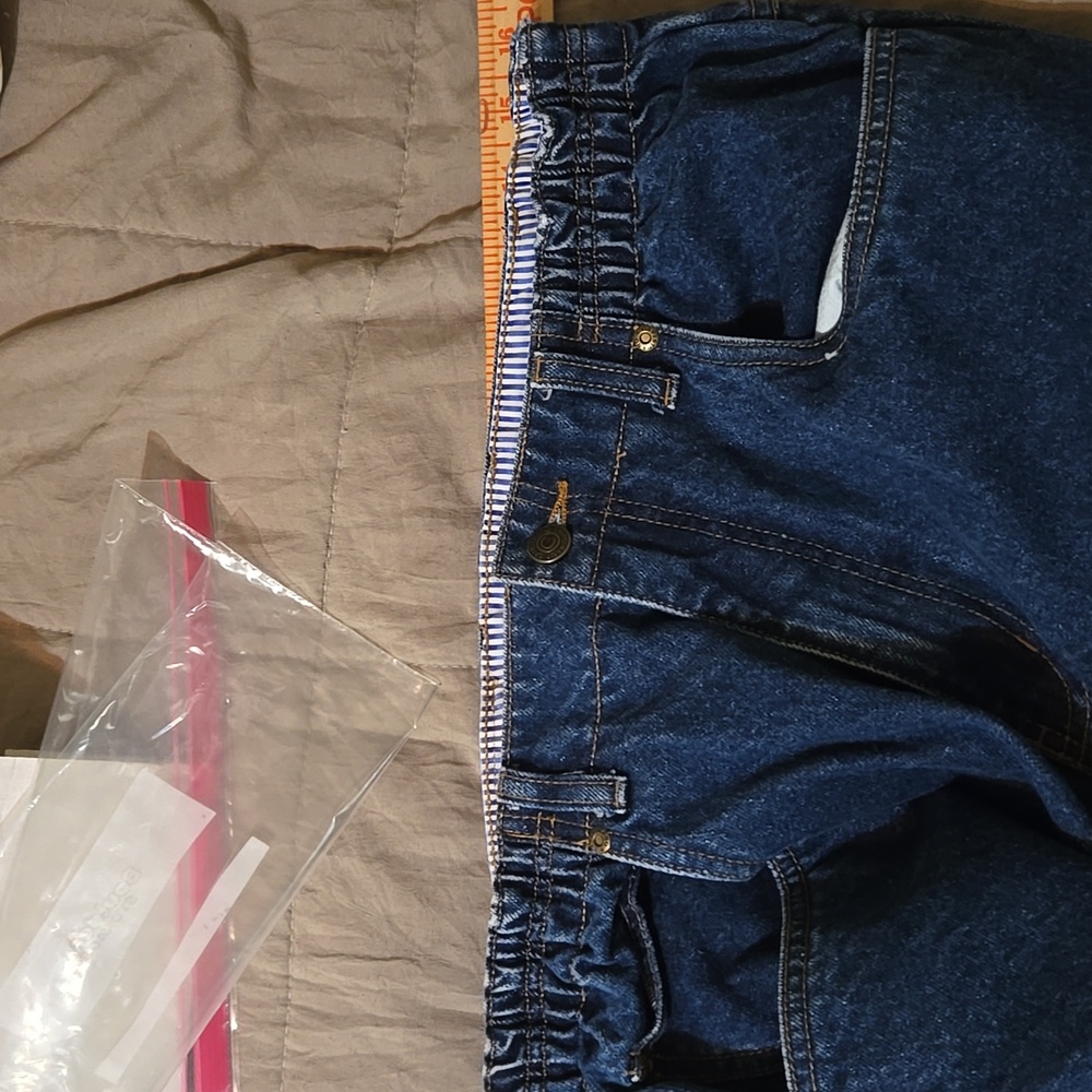 Capistrano Women's Dark Wash Straight Leg Denim Jeans - Picture 4 of 12
